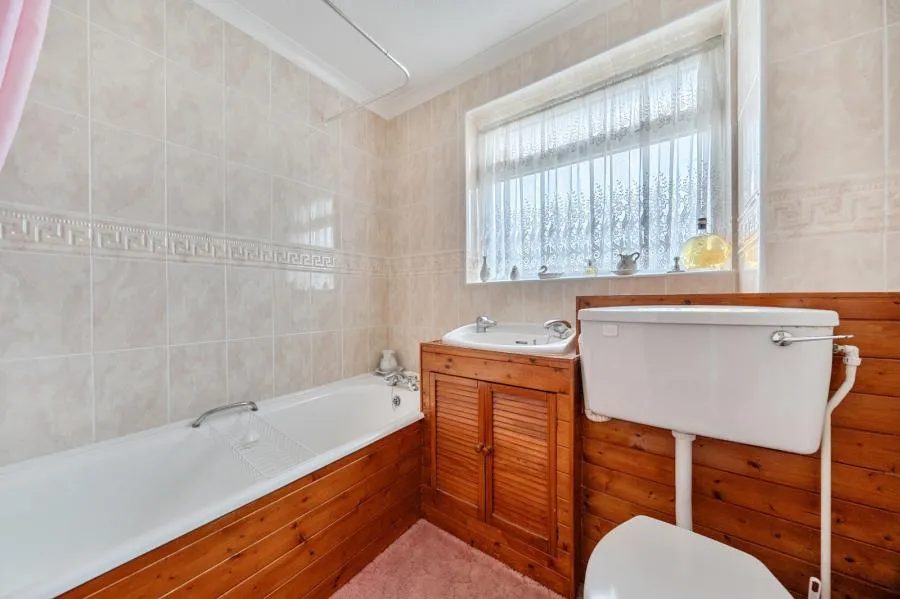 Frenchs Wells, Woking, GU21, photo 10