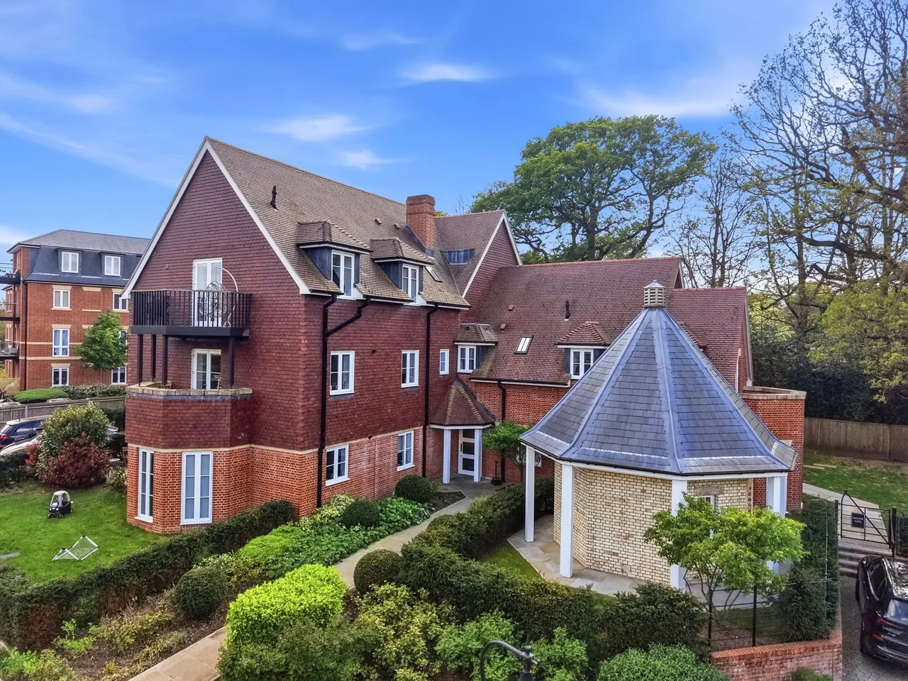 2 bed flat for sale, Sassoon Drive, Trent Park, EN4