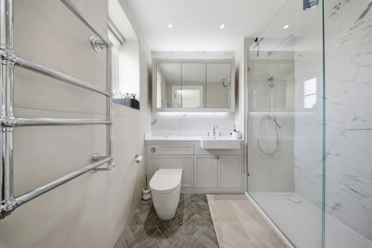 Sassoon Drive, Trent Park, EN4, photo 10