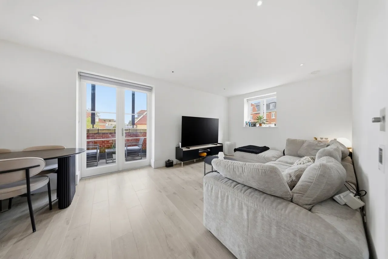 Sassoon Drive, Trent Park, EN4, photo 5