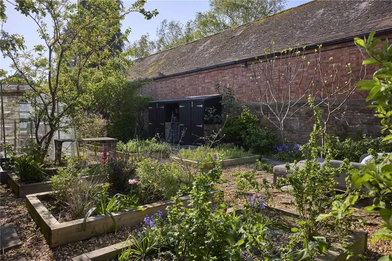 Old Bath Road, Leckhampton, GL53, photo 24