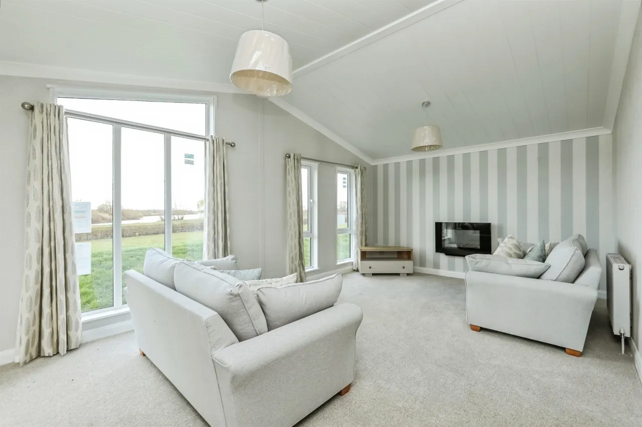 Manor House, Church Laneham, Retford, photo 2