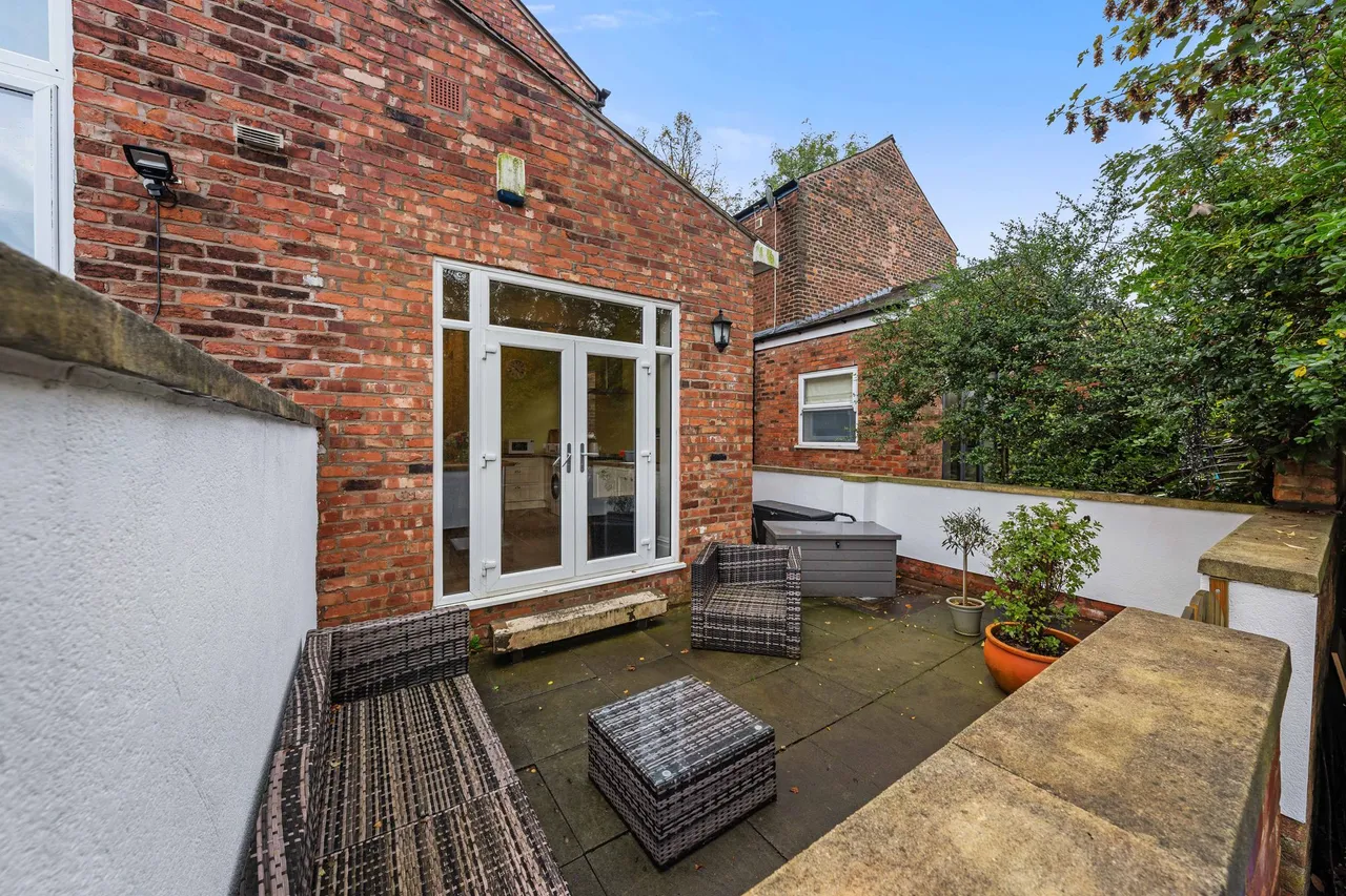Booths Hill Road, Lymm, photo 26