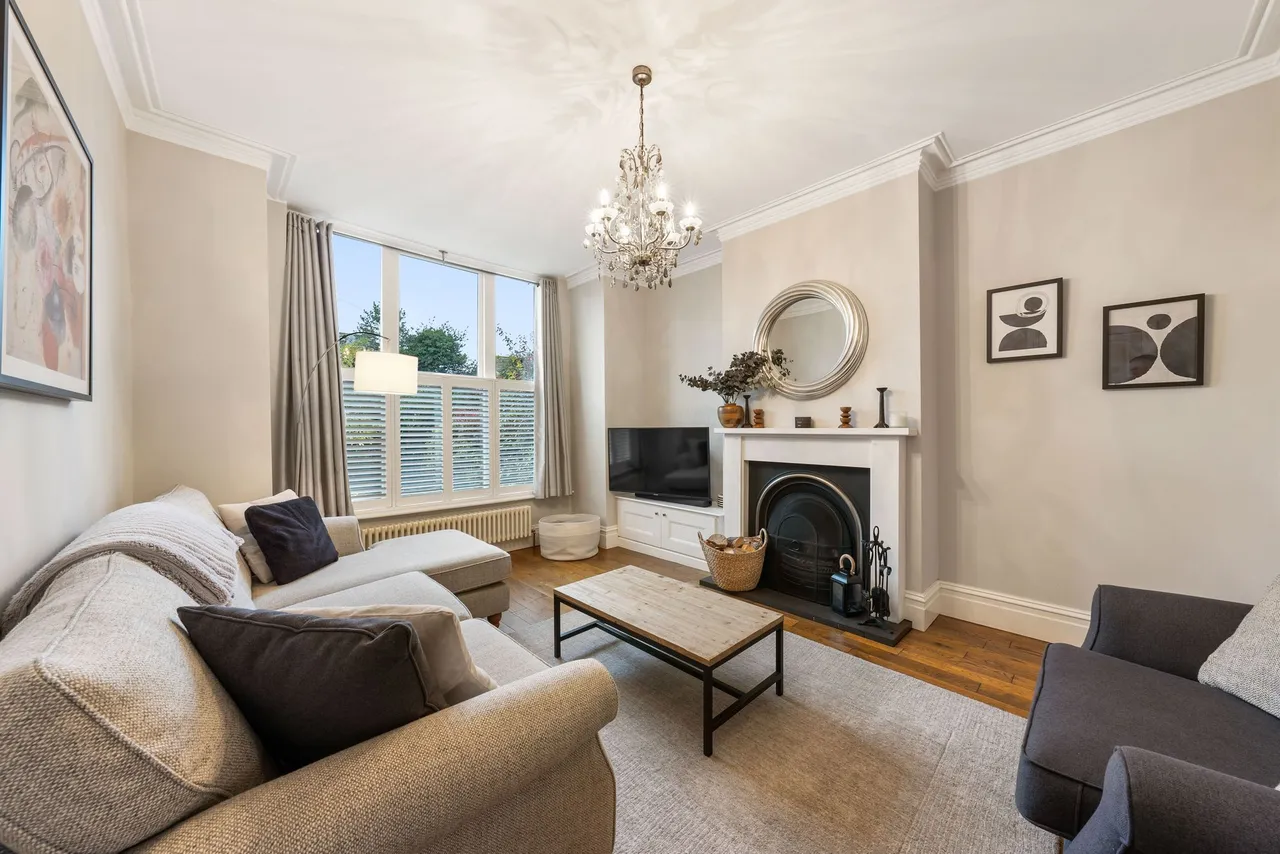 Booths Hill Road, Lymm, photo 5