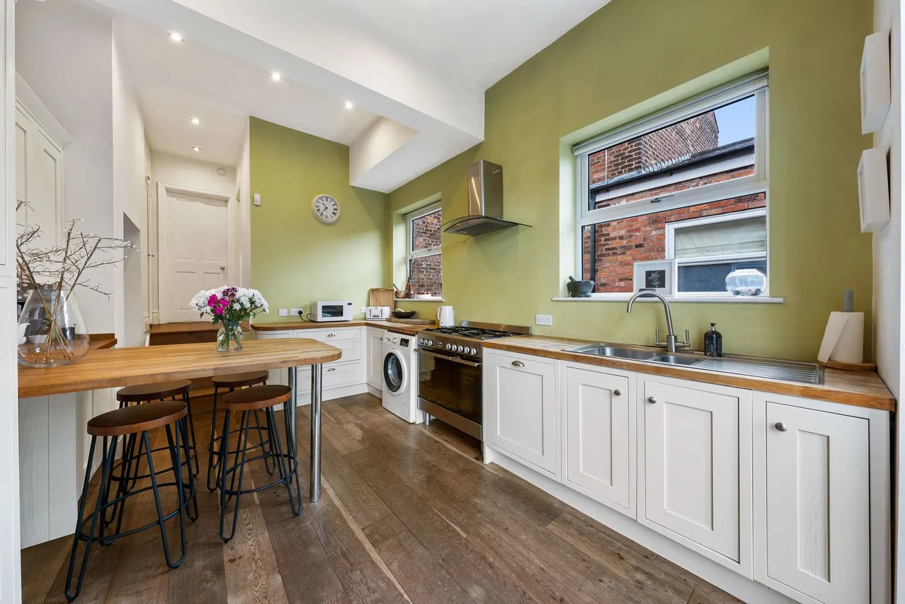 Booths Hill Road, Lymm, photo 4