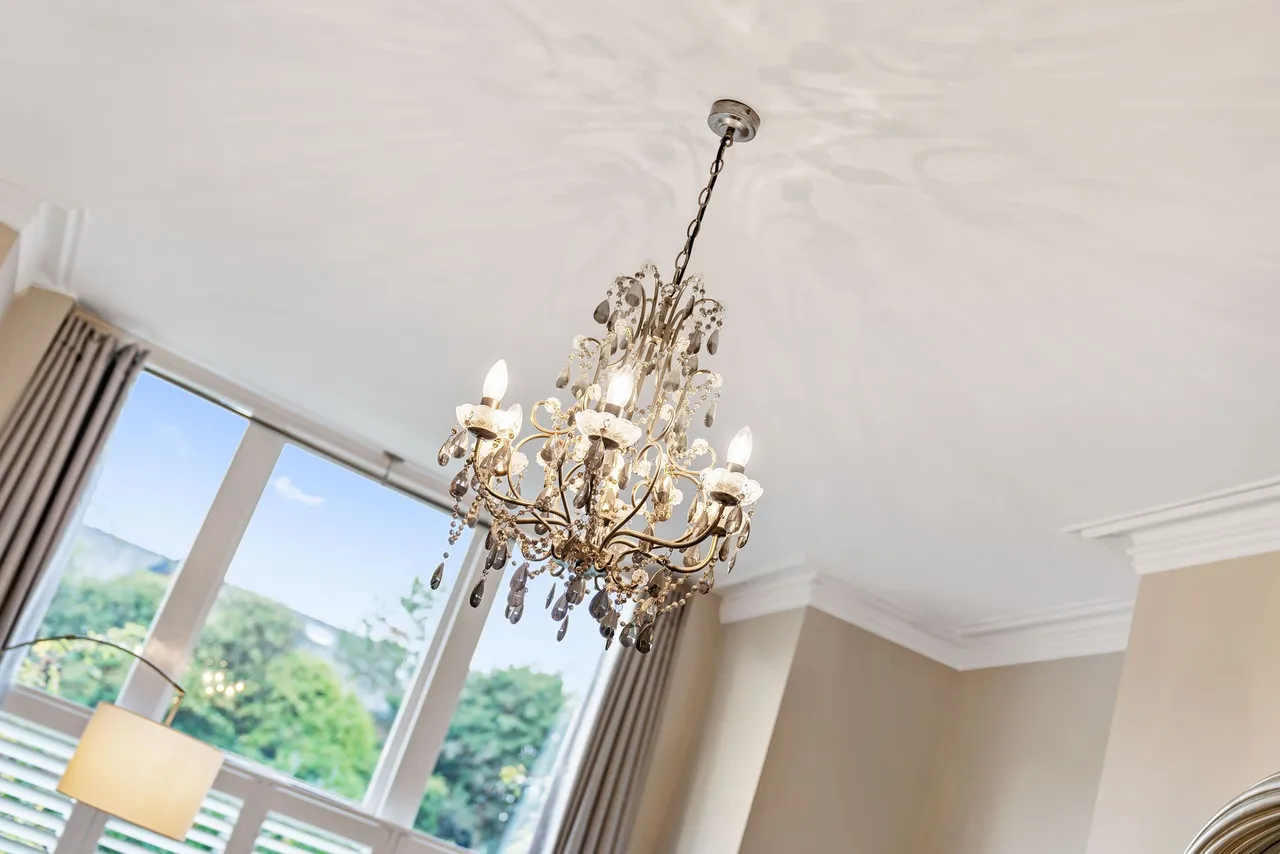 Booths Hill Road, Lymm, photo 6