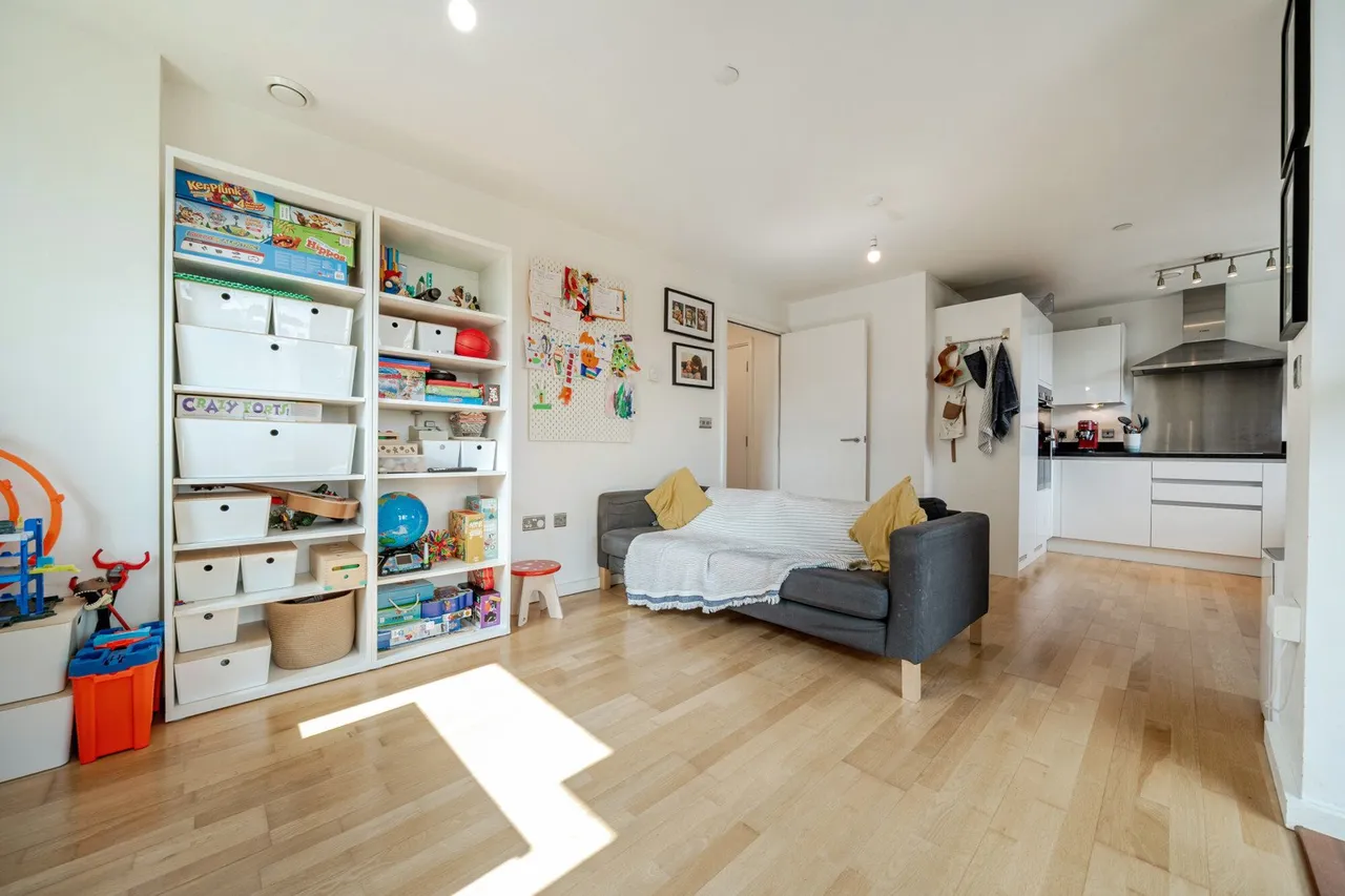 2 bed flat for sale — Parkside Avenue, SE10