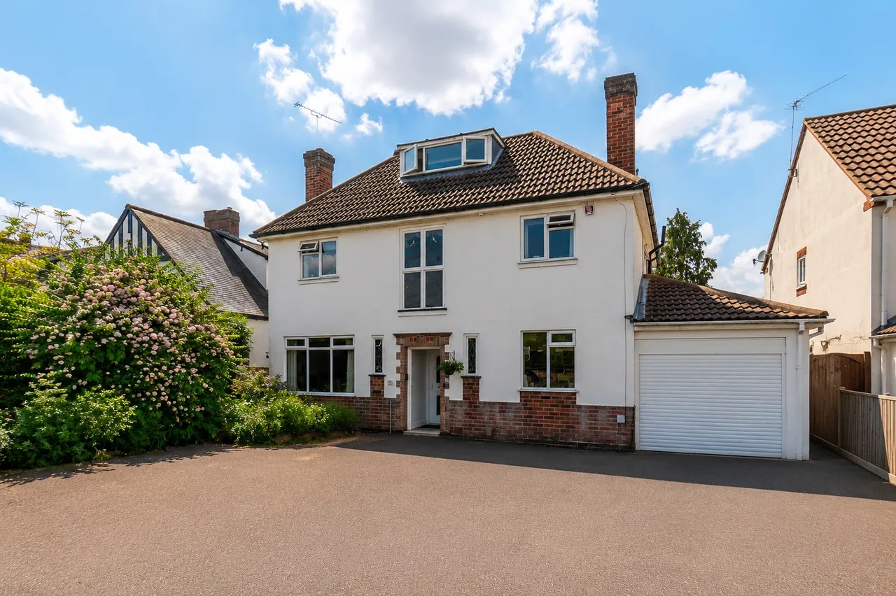 6 bed house for sale — Braunstone Lane East, Leicester, LE3 2FD