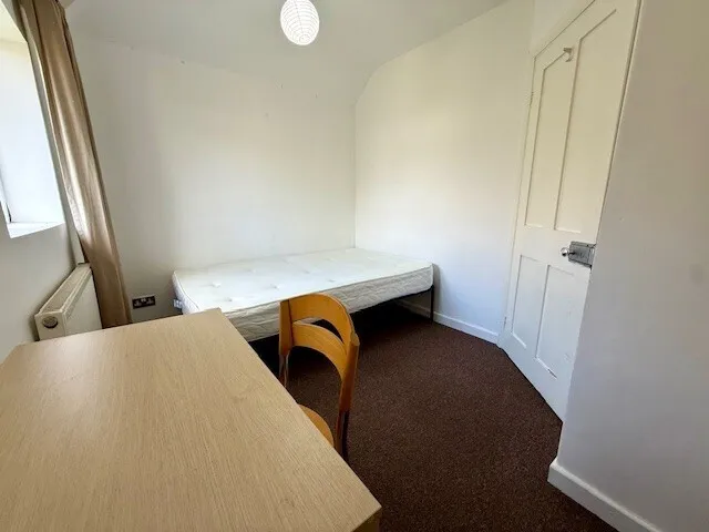 1 bed house to rent — Room 2, Donnington Bridge Road