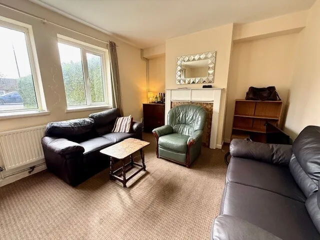 Room 2, Donnington Bridge Road, photo 4