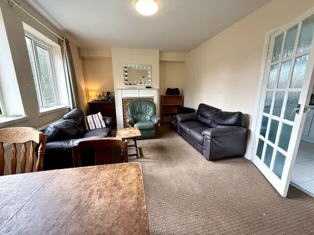 Room 2, Donnington Bridge Road, photo 5