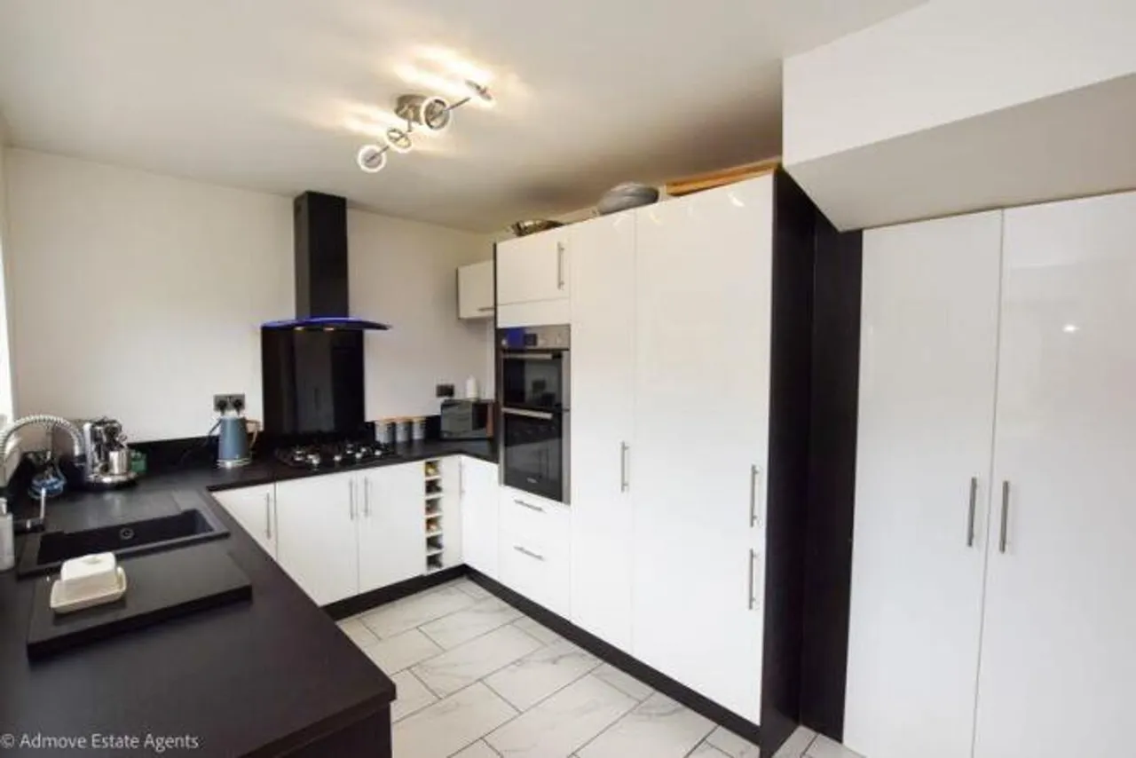 Dunscar Close, Birchwood, Warrington, Warrington, WA3 7LS, photo 2