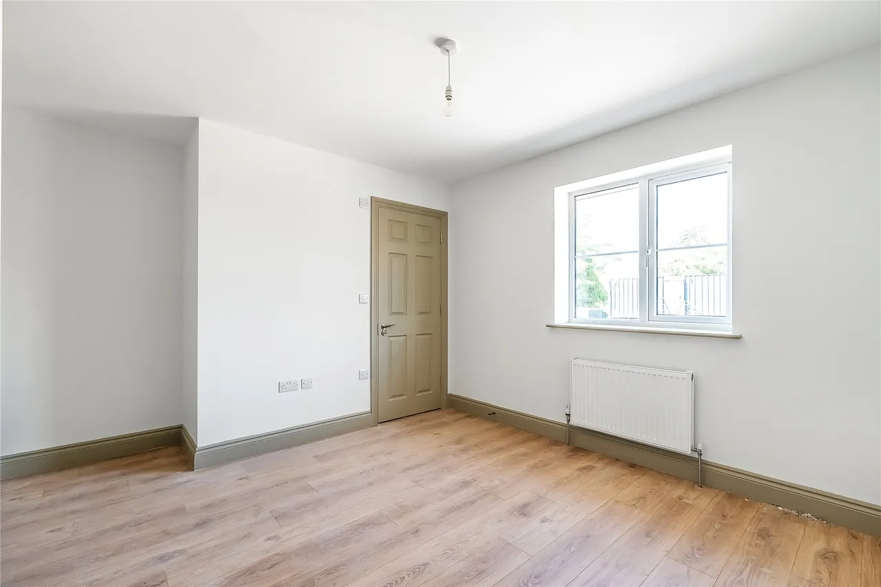Guildford Road, Runfold, GU10, photo 12