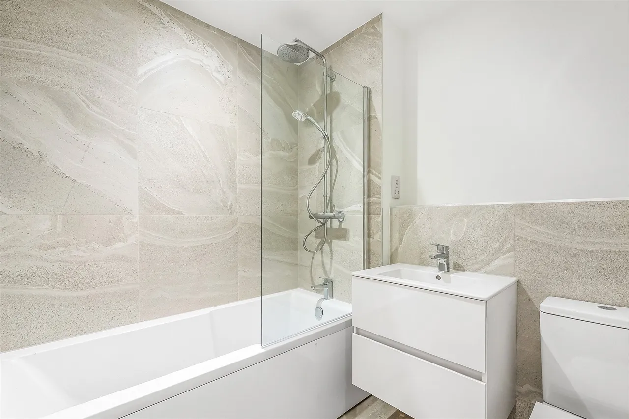 Guildford Road, Runfold, GU10, photo 16