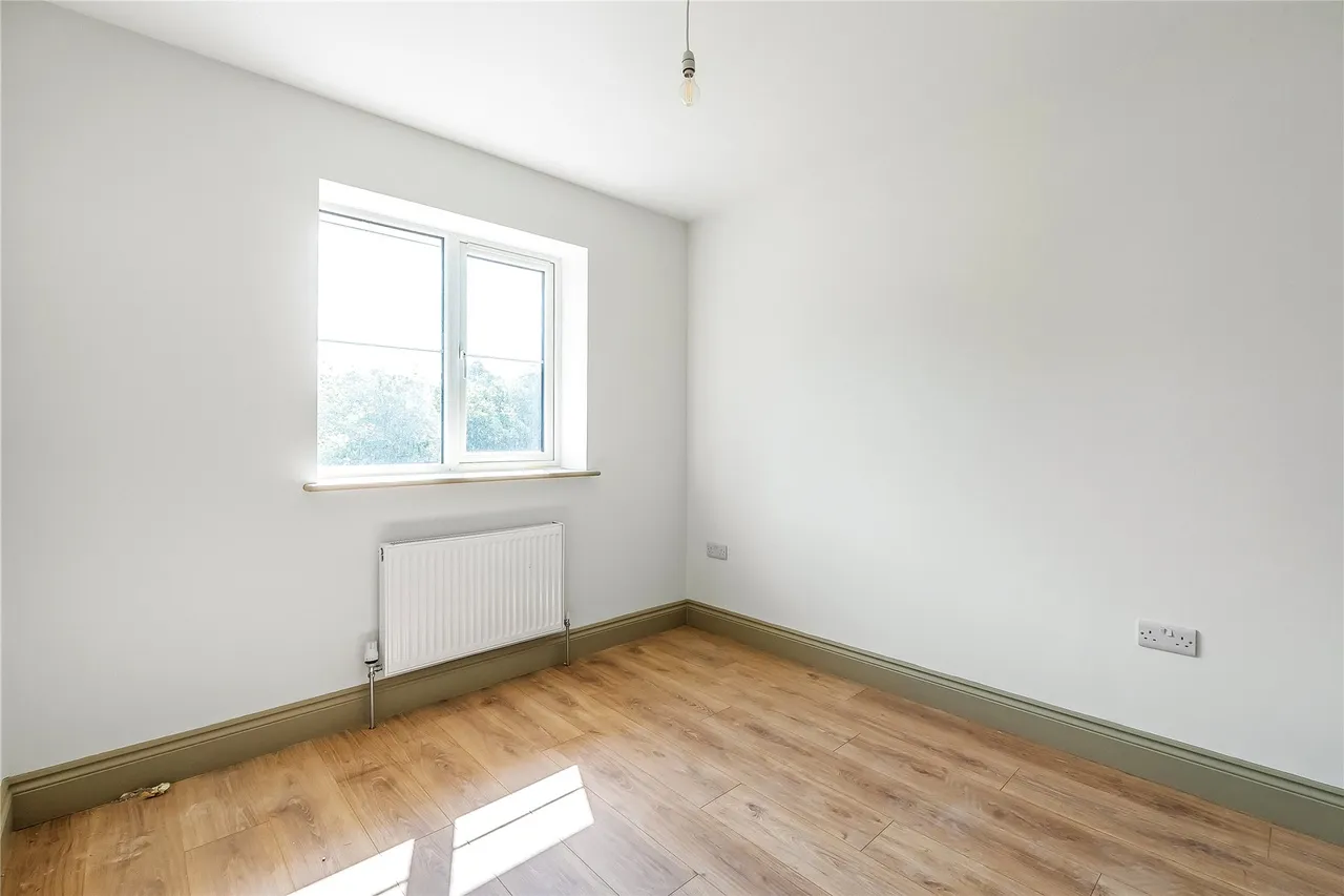 Guildford Road, Runfold, GU10, photo 18
