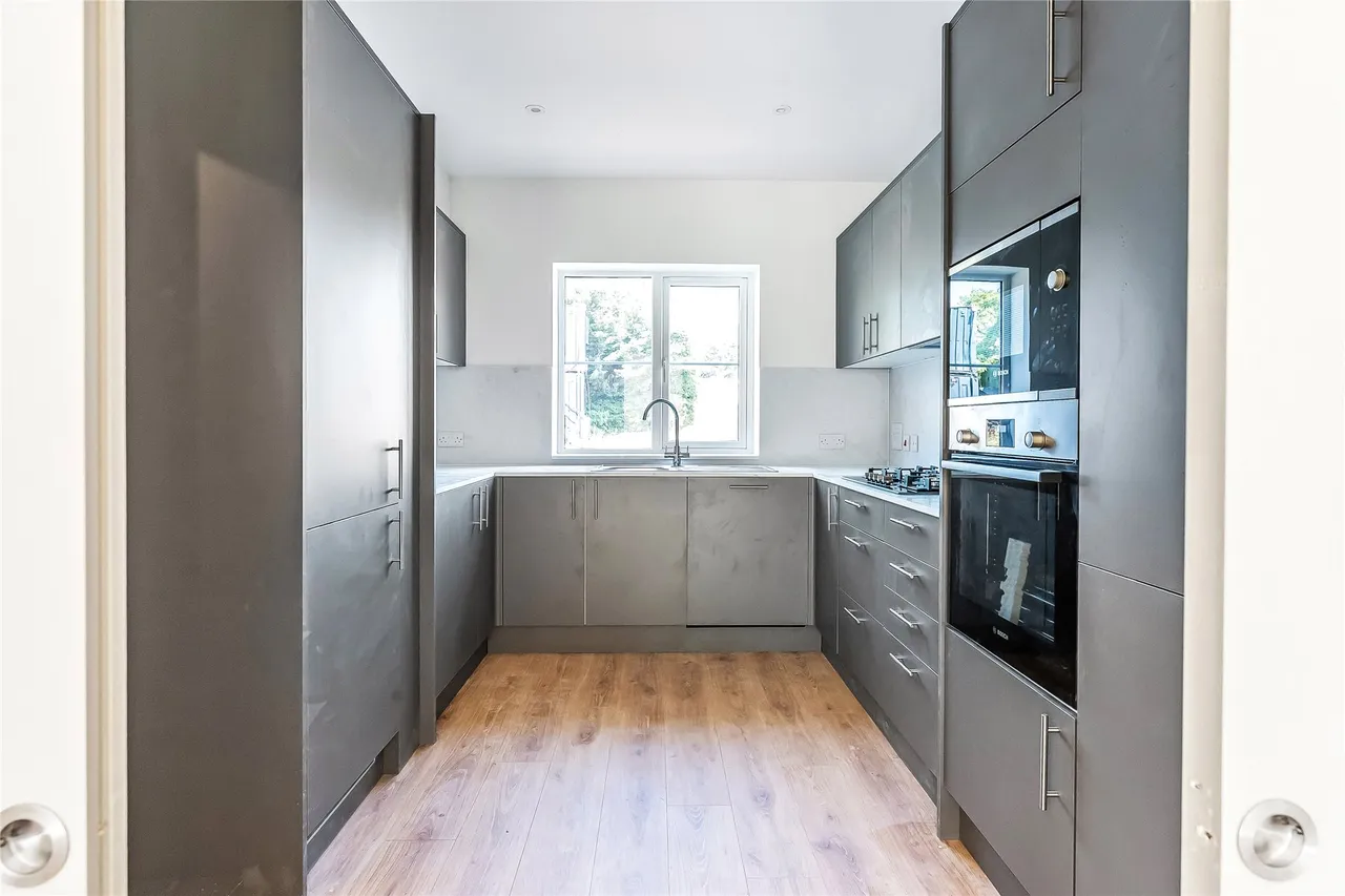 Guildford Road, Runfold, GU10, photo 5