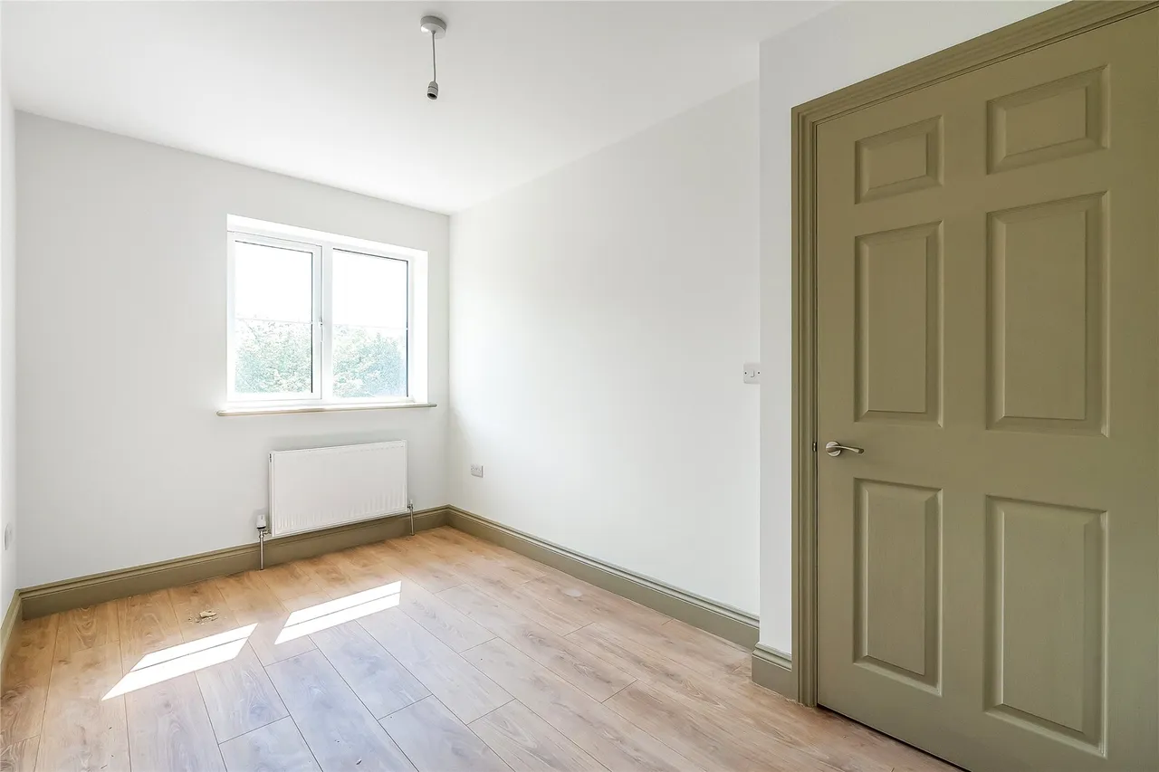 Guildford Road, Runfold, GU10, photo 17