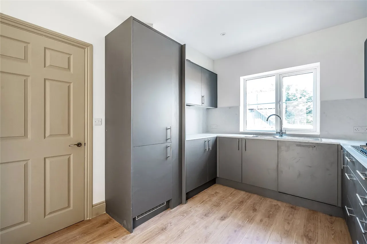 Guildford Road, Runfold, GU10, photo 7