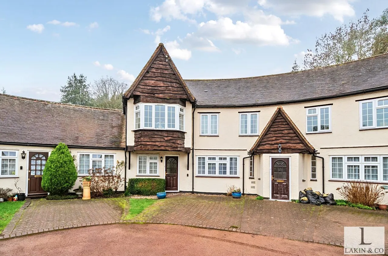 Ivy House Cottages, Ickenham, UB10 8LZ, photo 10