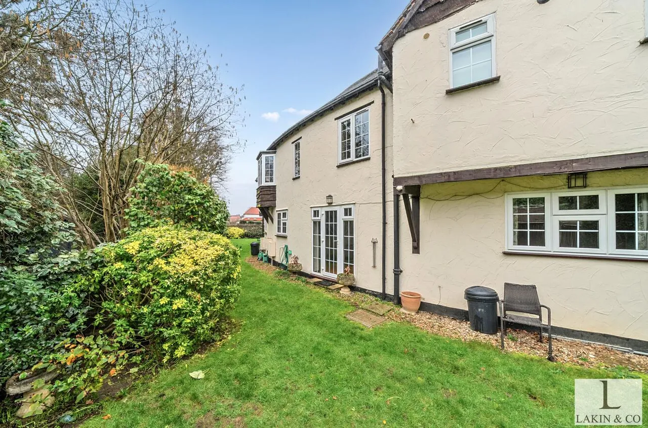 Ivy House Cottages, Ickenham, UB10 8LZ, photo 8