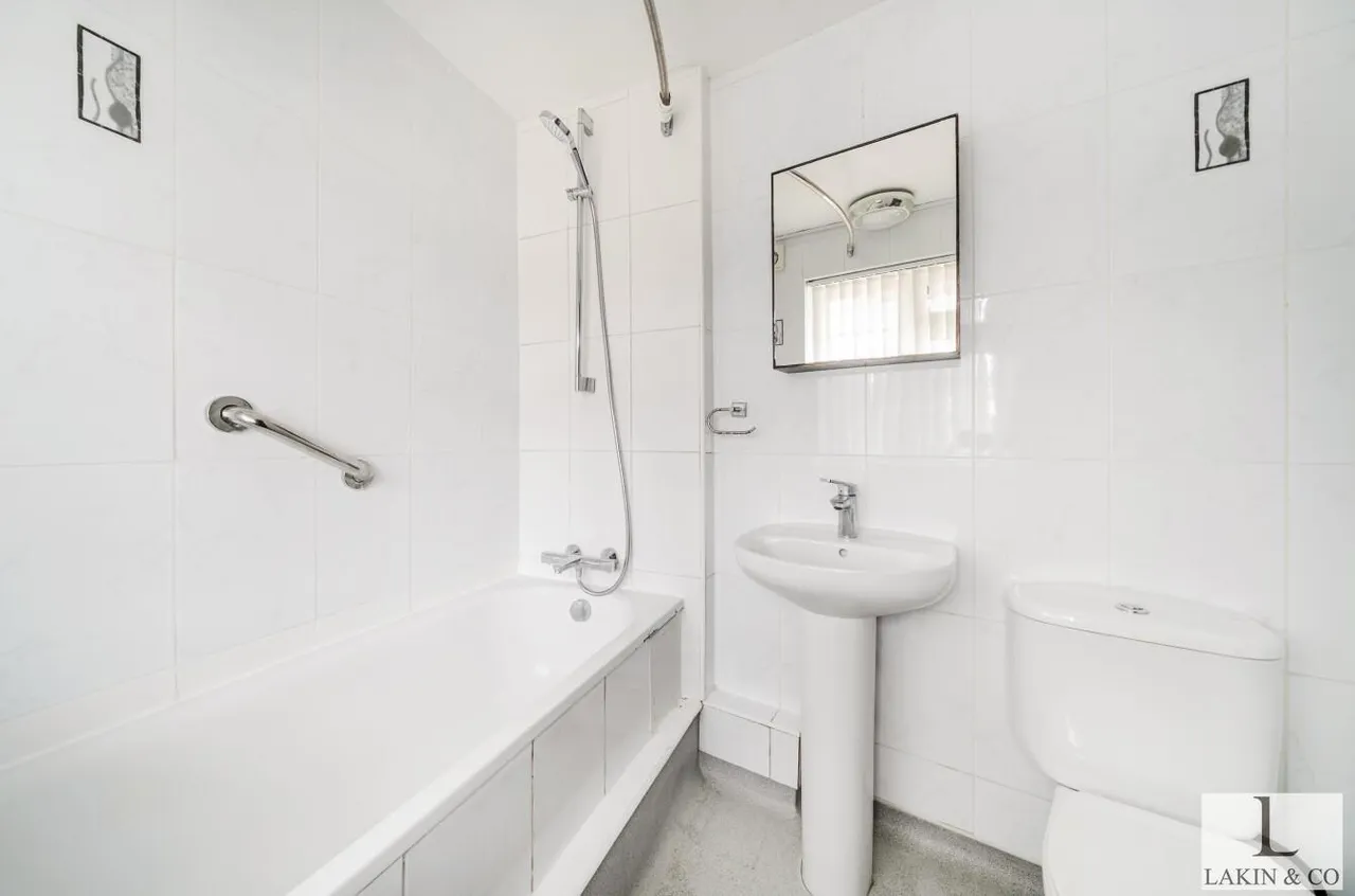Ivy House Cottages, Ickenham, UB10 8LZ, photo 6