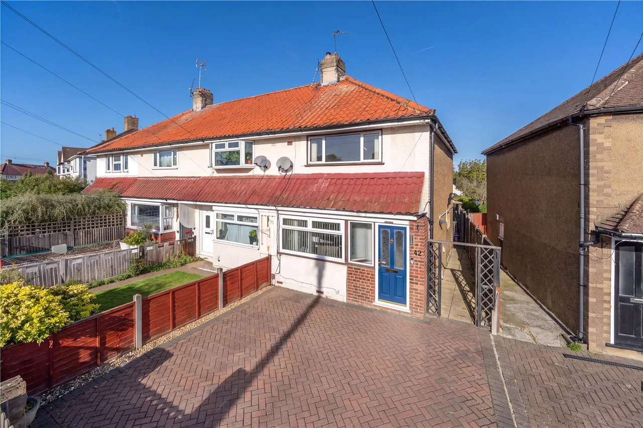 2 bed house to rent, The Alders, Feltham, TW13