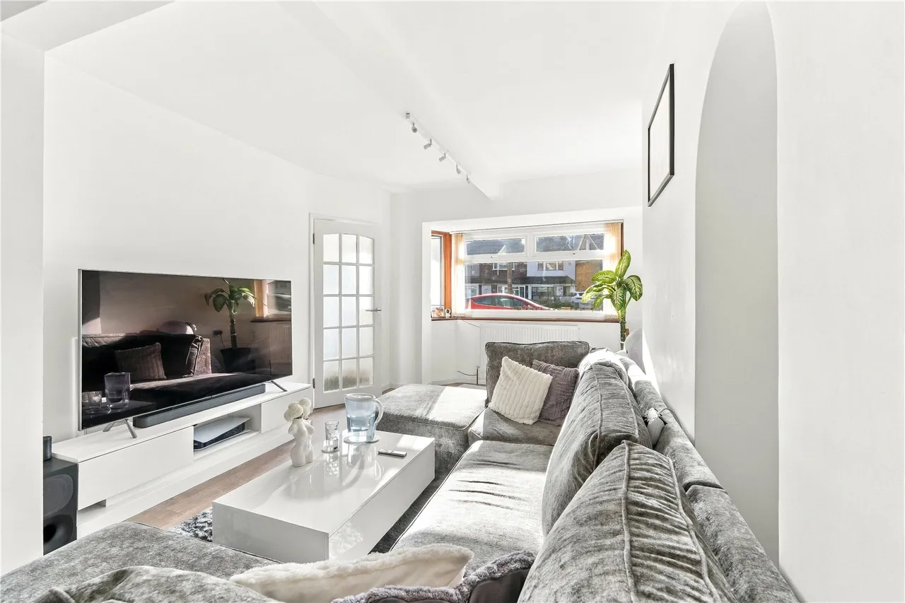 The Alders, Feltham, TW13, photo 2