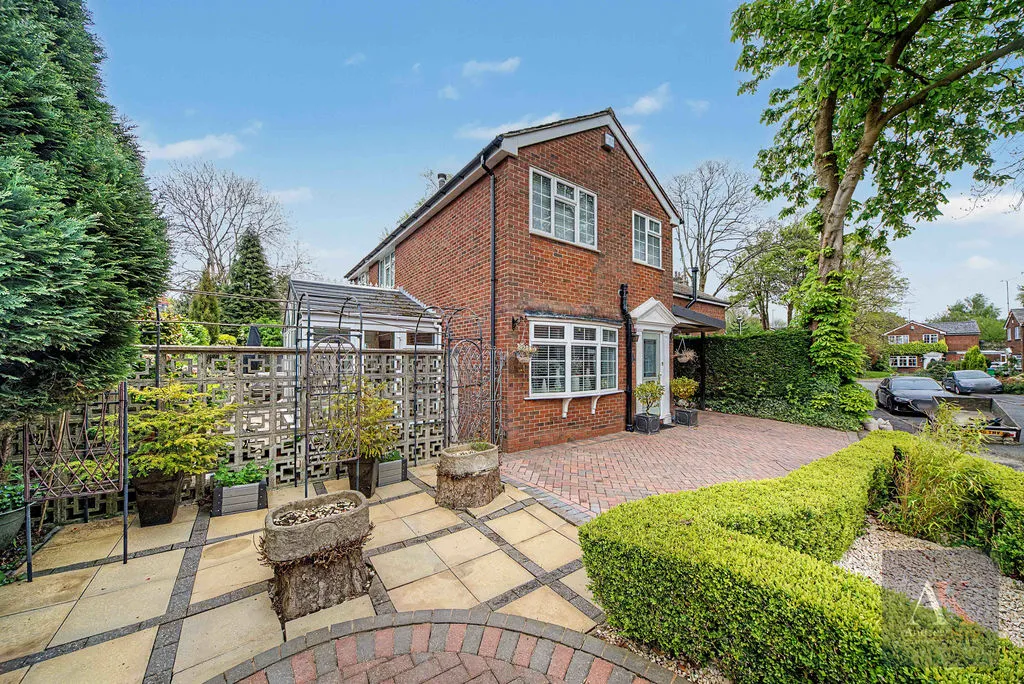 Bentgate Close Newhey, Rochdale OL16 4NB, photo 26