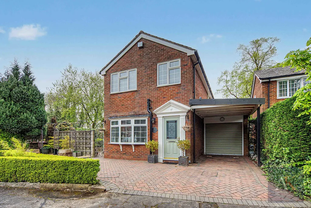 3 bed house for sale — Bentgate Close Newhey, Rochdale OL16 4NB