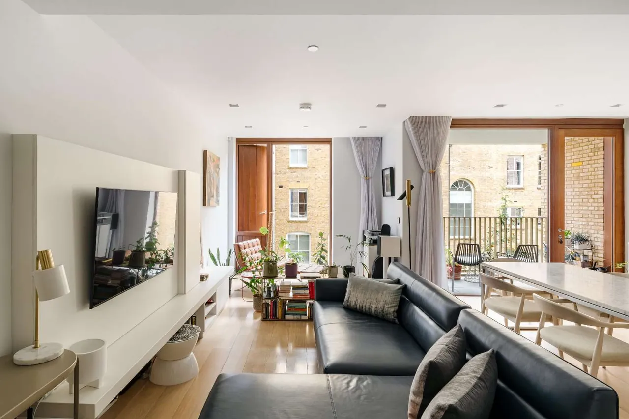 Bartholomew Close, London, EC1A 7BF, photo 2