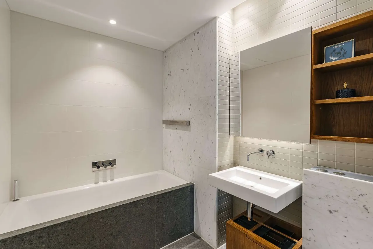 Bartholomew Close, London, EC1A 7BF, photo 10