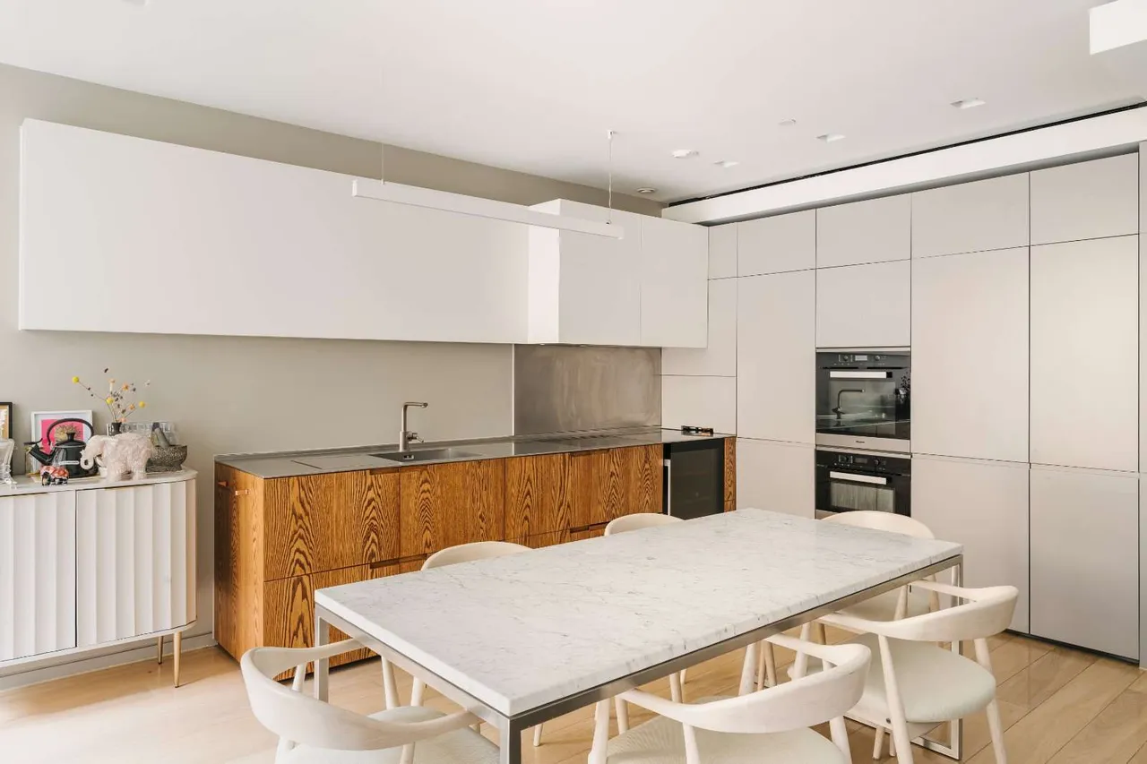 Bartholomew Close, London, EC1A 7BF, photo 6
