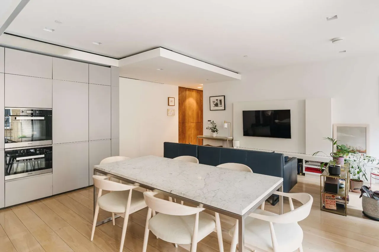 Bartholomew Close, London, EC1A 7BF, photo 5
