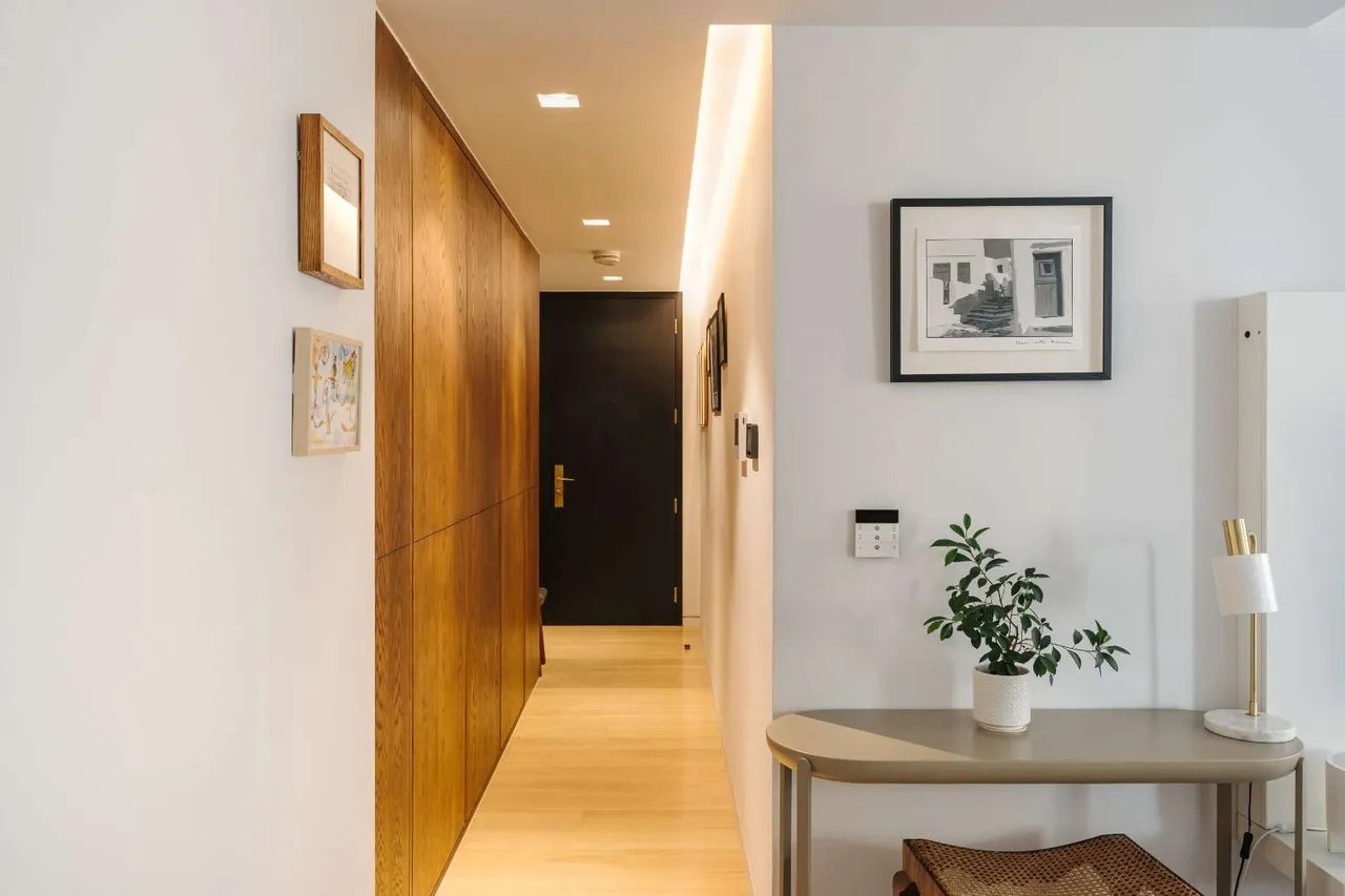 Bartholomew Close, London, EC1A 7BF, photo 7