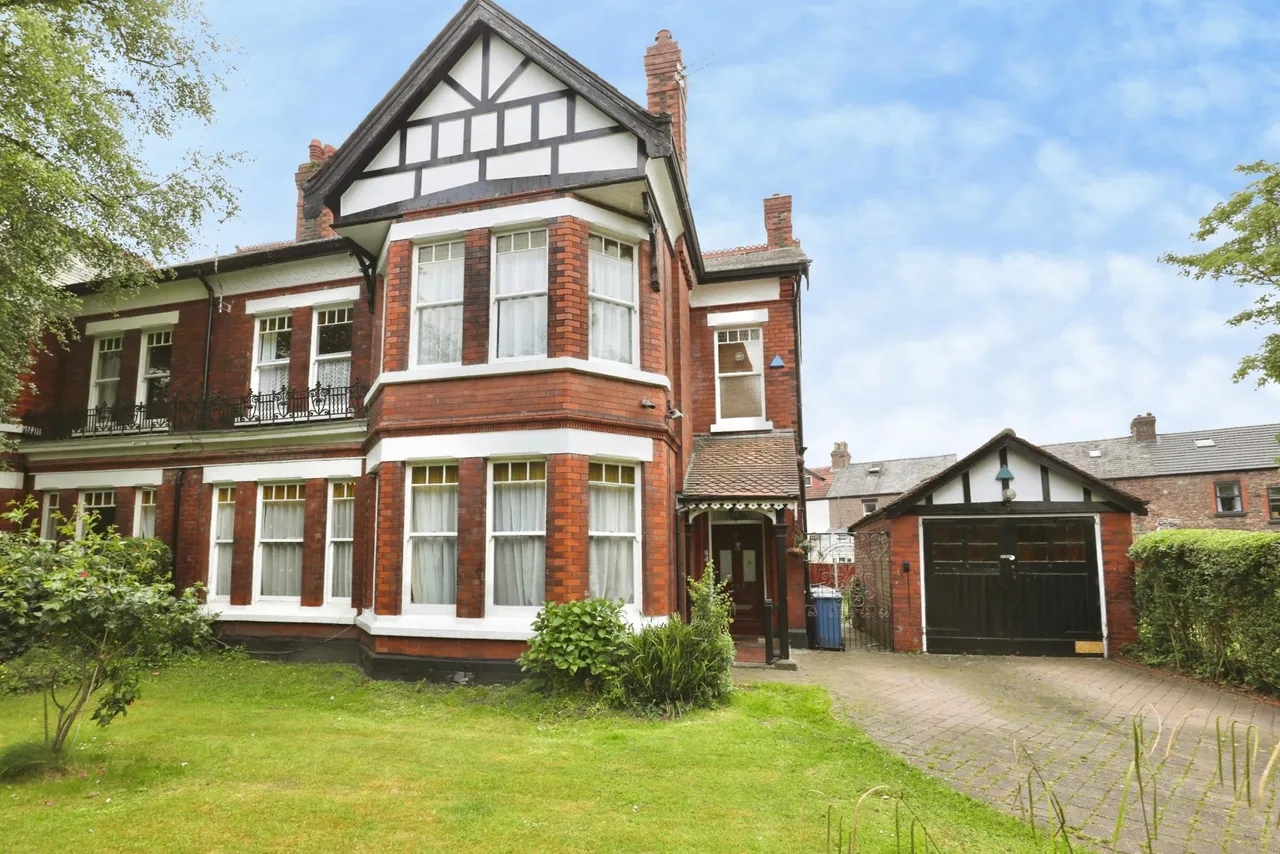 Knowsley Road, Liverpool, L19, photo 2