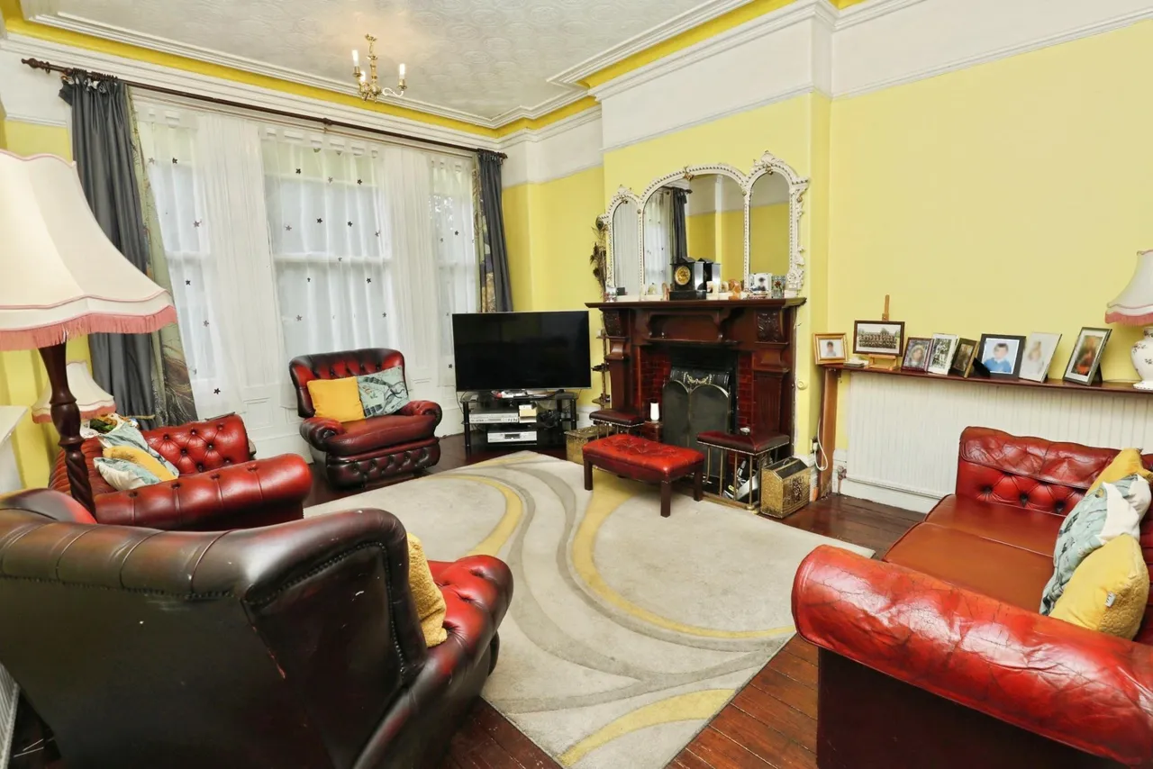 Knowsley Road, Liverpool, L19, photo 4