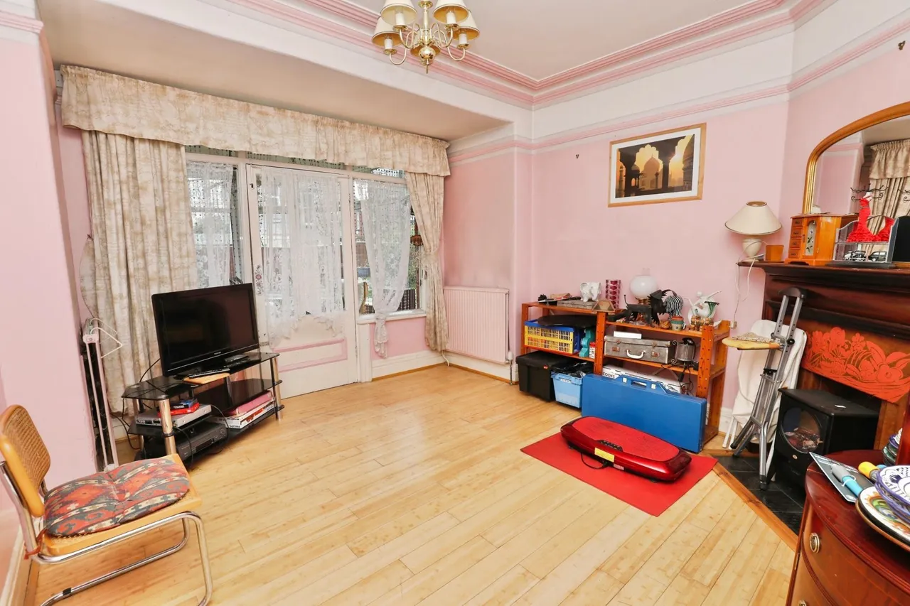 Knowsley Road, Liverpool, L19, photo 5