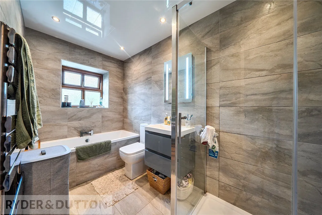 Whitworth Road, Healey, OL12, photo 8