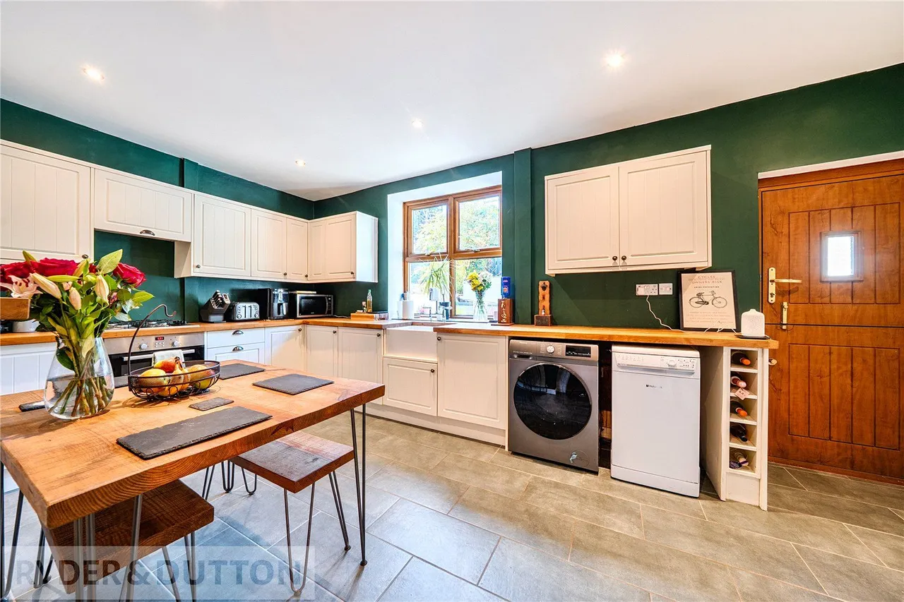 Whitworth Road, Healey, OL12, photo 4
