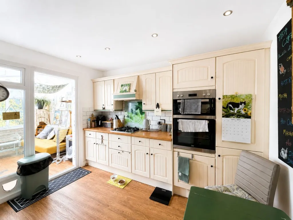 Pembury Grove, Bexhill on Sea, photo 7