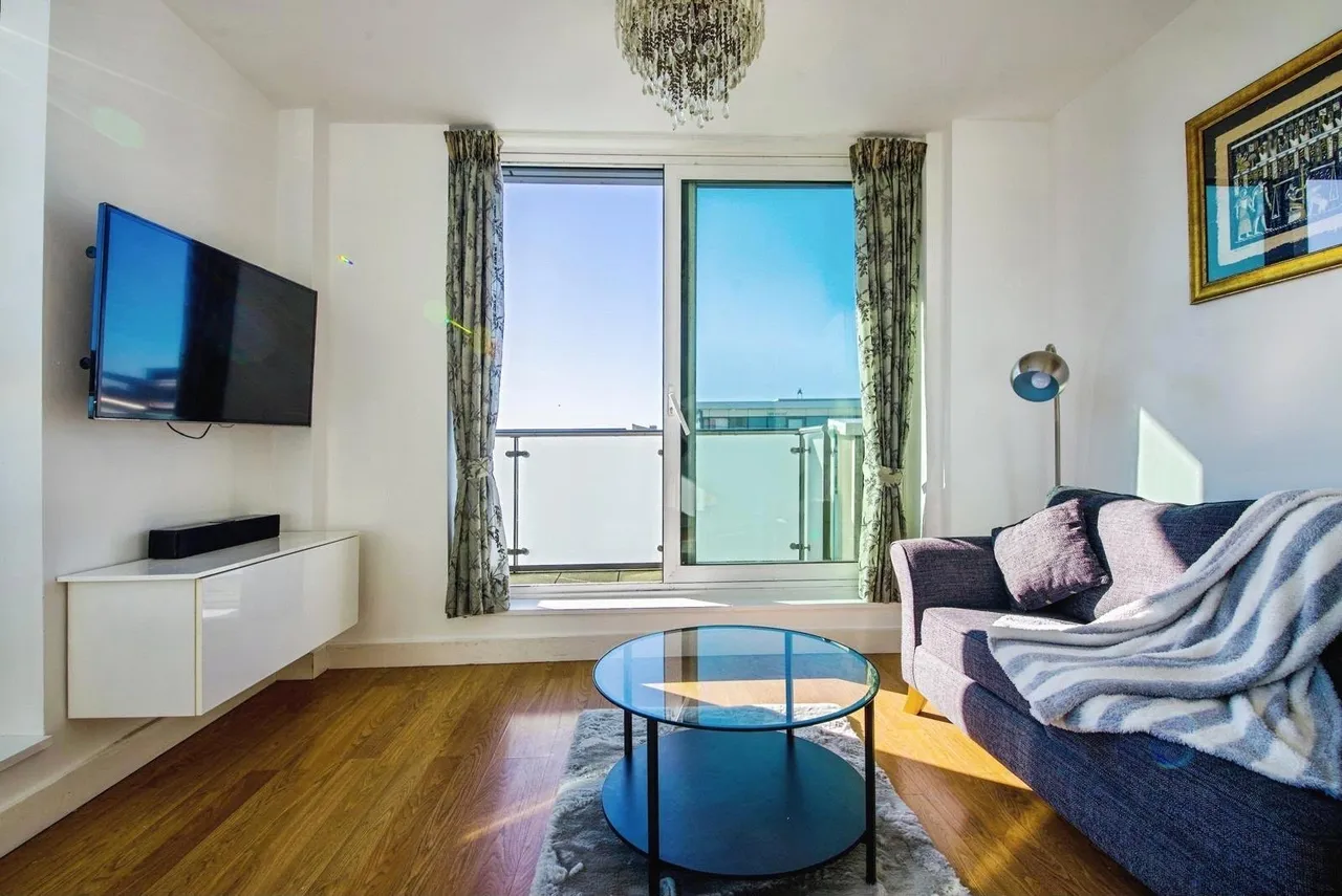 Gallions Road, London, E16, photo 5