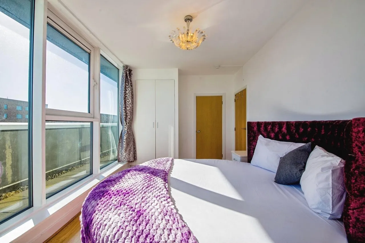 Gallions Road, London, E16, photo 10