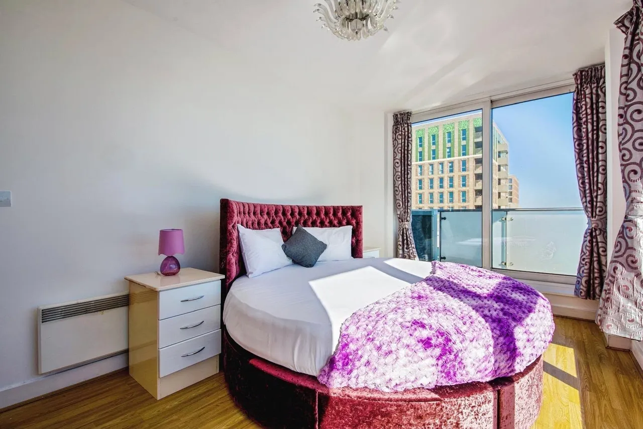 Gallions Road, London, E16, photo 11