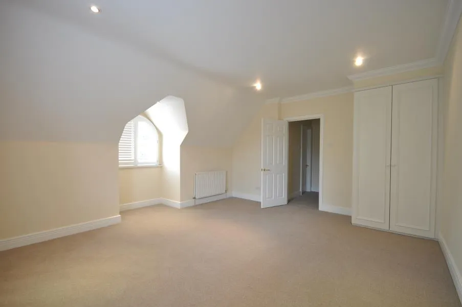 Virginia Water, GU25 4SW, photo 3