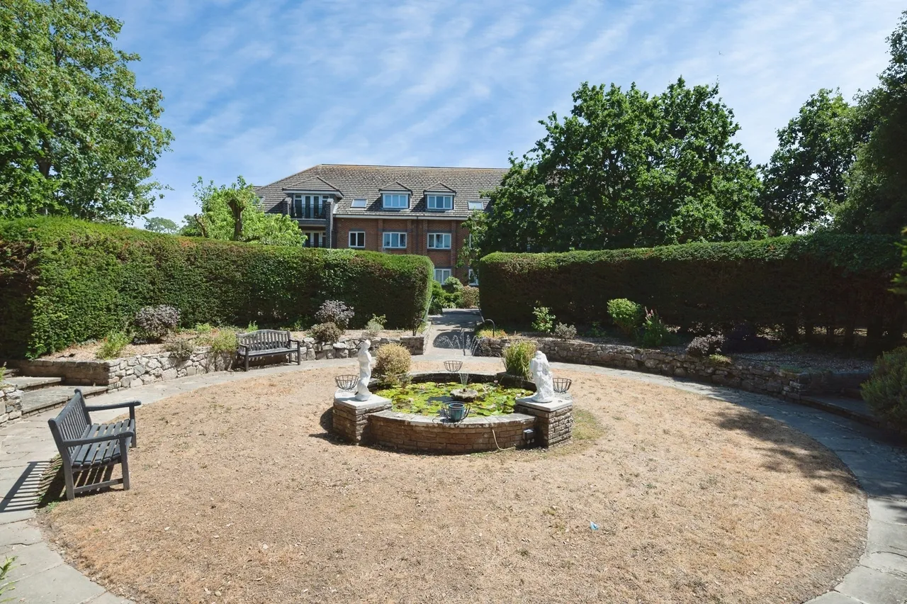 Sea Front, Hayling Island, PO11, photo 13