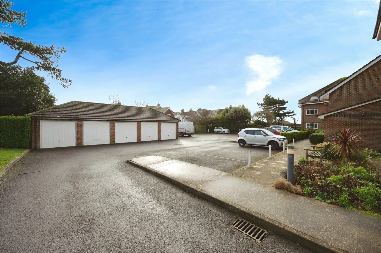Sea Front, Hayling Island, PO11, photo 17