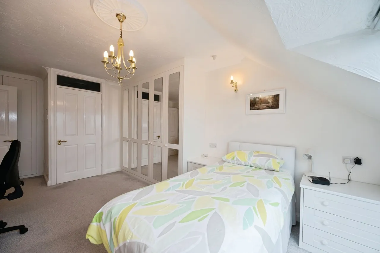 Sea Front, Hayling Island, PO11, photo 8