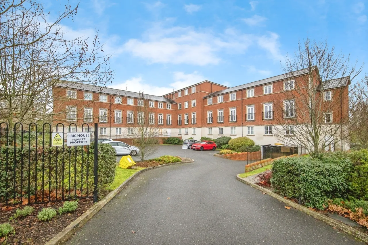 1 bed flat for sale — Circular Road South, Colchester, Essex, CO2