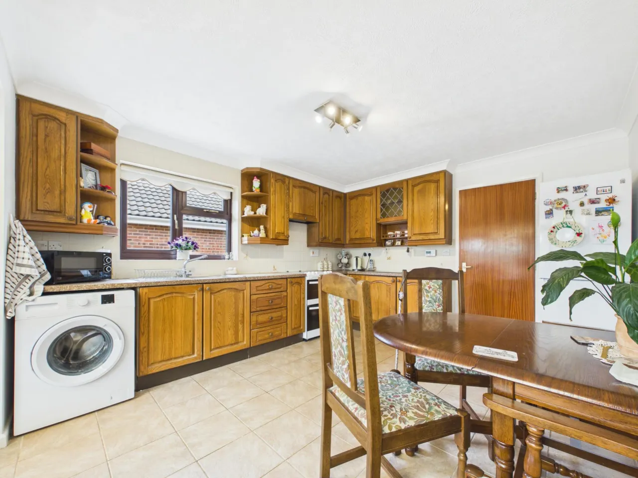 2 bed property for sale, Windermere Park, Lowestoft