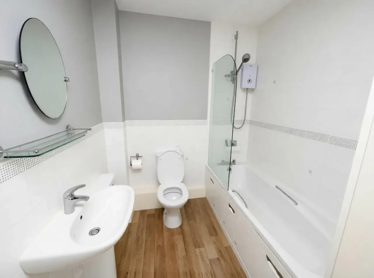 Springfield Drive, Crewe, photo 5